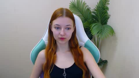 Snapshot of vivien_leight chatting on March 6, 12:41 pm Vivien online show from March 6, 12:41 pm