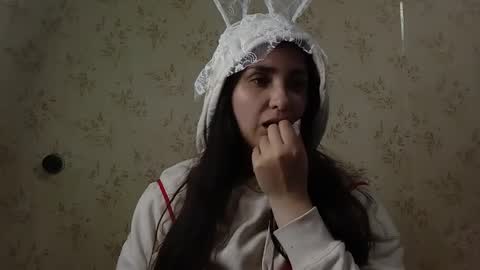 voulezvous_angel online show from April 12, 6:00 pm