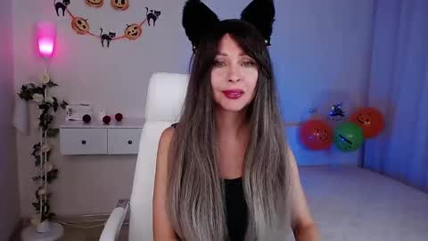 Wendi Foster online show from October 27, 8:25 pm