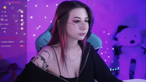 little girl who is always rightLisa online show from December 10, 2:27 am