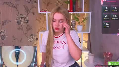 white_melisa online show from May 12, 6:36 pm