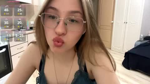 Vicky online show from April 25, 7:11 pm