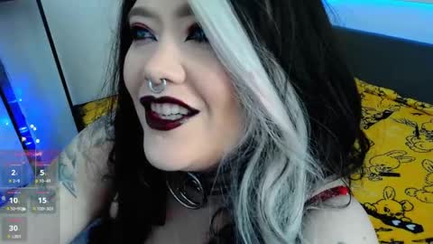 Laura  online show from April 22, 4:31 am