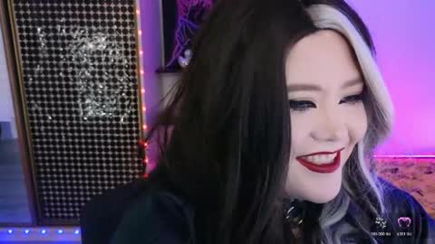 Laura  online show from May 15, 9:50 pm