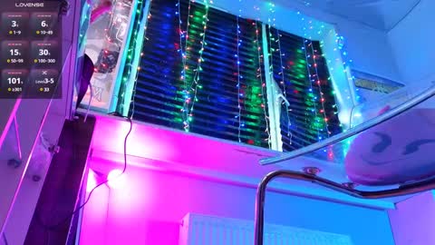 Laura  online show from March 5, 8:32 am