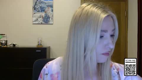 Snapshot of wild_silk_desire chatting on October 21, 4:11 pm Alina online show from October 21, 4:11 pm