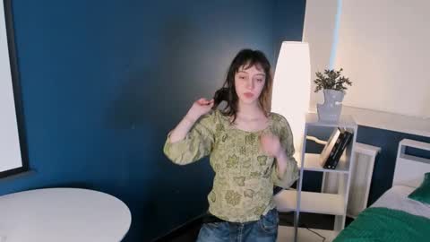 Isabella online show from March 1, 7:51 am