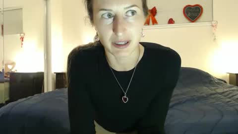 WildRose L - check my Pinned tweet if you dont see me online within 5 minutes after Ive sent email notifications online show from February 5, 2:47 am