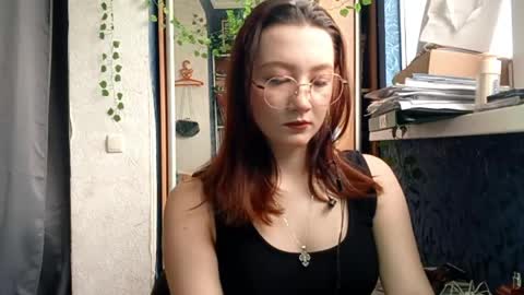 Phoebe online show from April 18, 11:24 am