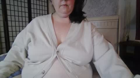 Snapshot of winnieatplay chatting on October 8, 4:50 am Winnie online show from October 8, 4:50 am