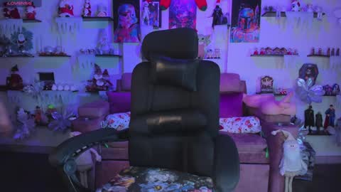 winnyvell online show from December 5, 7:38 pm