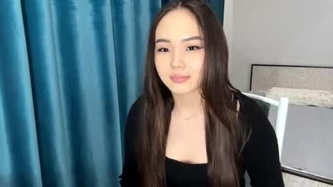 Amina online show from March 19, 4:22 pm