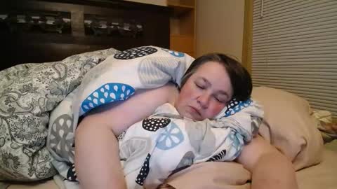 Annie online show from April 4, 5:06 am