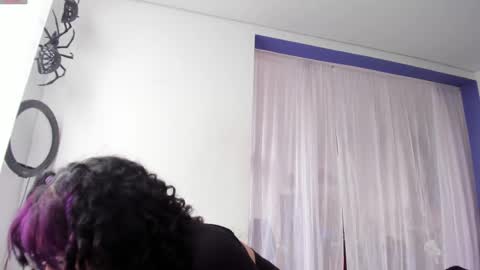     Luna Violeta  A r t i s t  online show from March 11, 8:53 pm