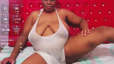 Snapshot of wonderfuldiana chatting on October 19, 6:48 am   online show from October 19, 6:48 am