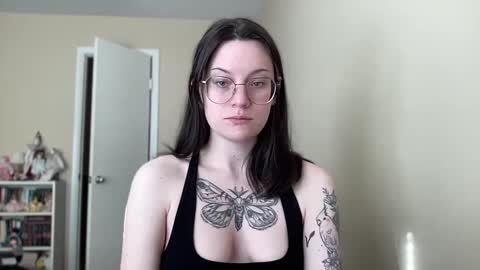 Lucina online show from December 2, 3:23 pm