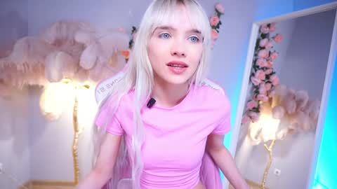 wow_angel online show from May 9, 5:42 am