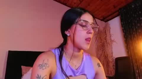 xiomara  online show from August 9, 3:23 am