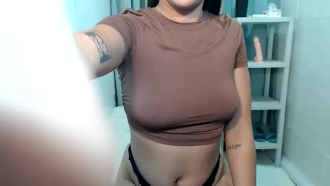 Maxie online show from February 25, 7:45 pm