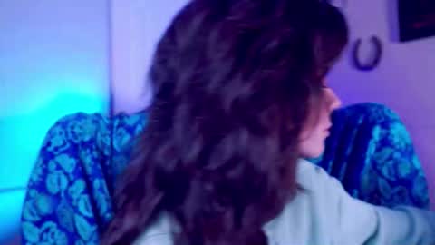 Bella Bondai online show from February 13, 5:31 am