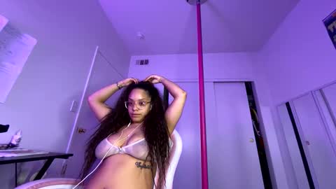 xStarGazingx online show from March 25, 8:17 am