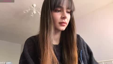 Lily online show from May 6, 11:25 am