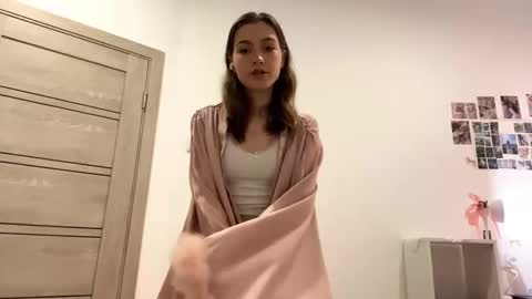 Snapshot of yaniraekberg chatting on October 23, 7:31 pm Marry online show from October 23, 7:31 pm