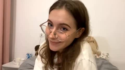 Snapshot of yaniraekberg chatting on October 20, 5:05 pm Marry online show from October 20, 5:05 pm