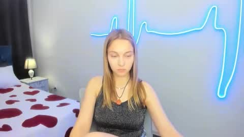 Snapshot of yasminasage chatting on September 28, 9:42 pm Yasmina online show from September 28, 9:42 pm