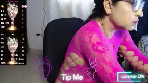 yaya____ online show from February 15, 9:58 pm