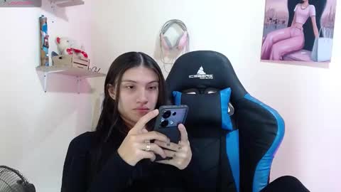 yeibles_hana2 online show from December 13, 2:32 am