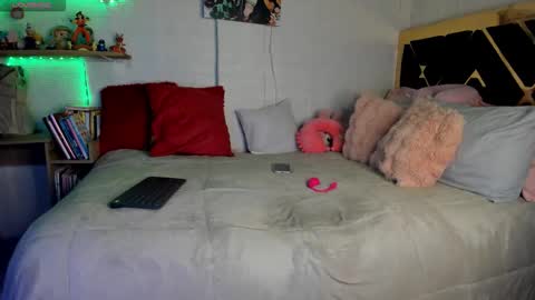 lucy online show from January 10, 4:06 am