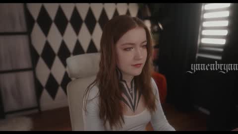 Snapshot of ynnenbrynn chatting on October 8, 6:51 am ynnenbrynn online show from October 8, 6:51 am