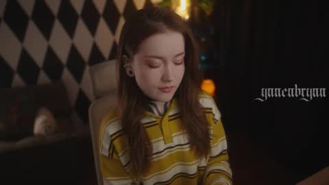 ynnenbrynn online show from November 4, 7:57 am