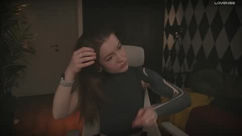 Snapshot of ynnenbrynn chatting on February 10, 3:46 am ynnenbrynn online show from February 10, 3:46 am