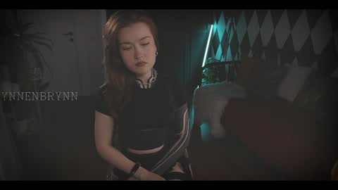 Snapshot of ynnenbrynn chatting on December 4, 8:45 am ynnenbrynn online show from December 4, 8:45 am