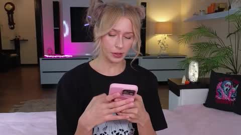  Wilma  online show from October 31, 3:49 pm