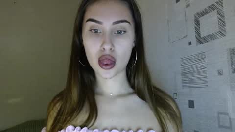 Amelia online show from March 7, 3:19 pm