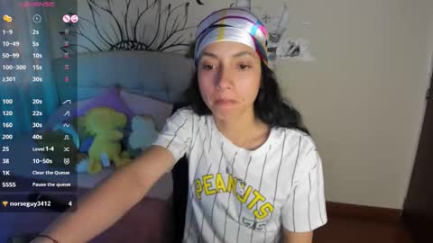 mia3 online show from November 28, 6:33 pm