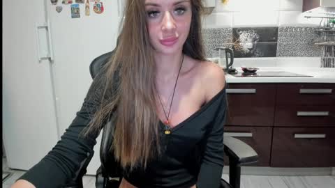 Gigi online show from January 4, 5:05 pm