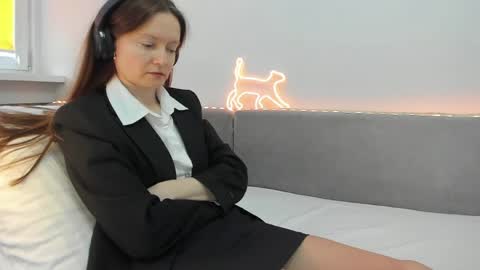 Your Librarian online show from March 26, 11:45 am