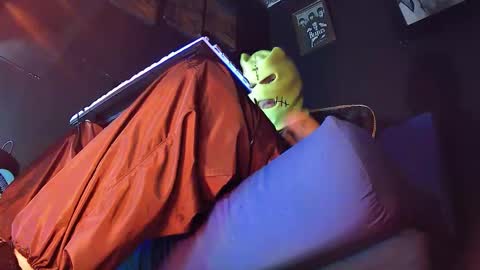 Snapshot of your_punishment chatting on December 30, 1:58 am Miss Sarah online show from December 30, 1:58 am