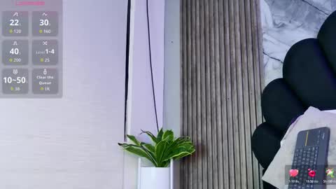 your_submissive_ online show from February 13, 8:32 pm