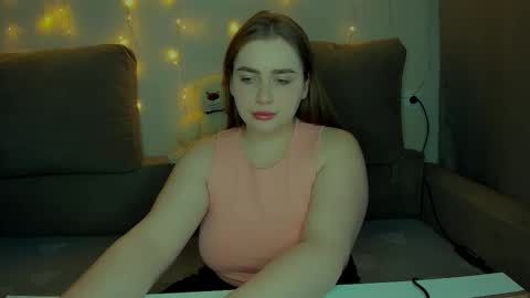 yourgem__ online show from March 20, 2:33 pm