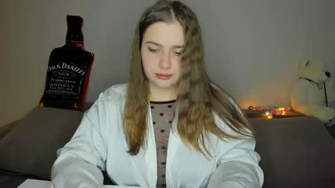 yourgem__ online show from January 3, 2:19 pm