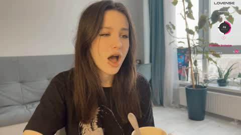 Aida online show from December 19, 5:18 am