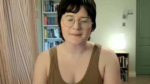 Rose Noire online show from June 2, 8:10 pm