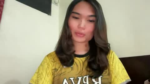 yrdrmgrl_jennie26 online show from September 20, 5:00 pm