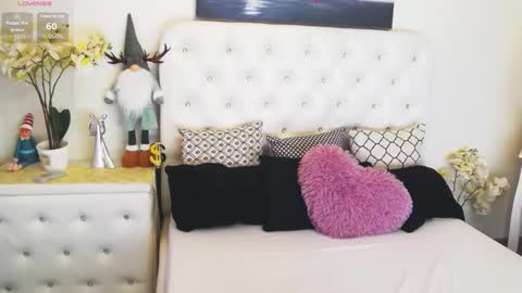 Yssabel online show from February 19, 5:40 am