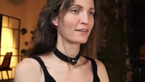 yulla dao online show from November 6, 5:30 pm